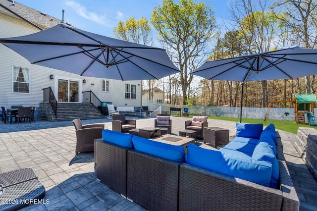 95 Erin Drive, Jackson, NJ 08527