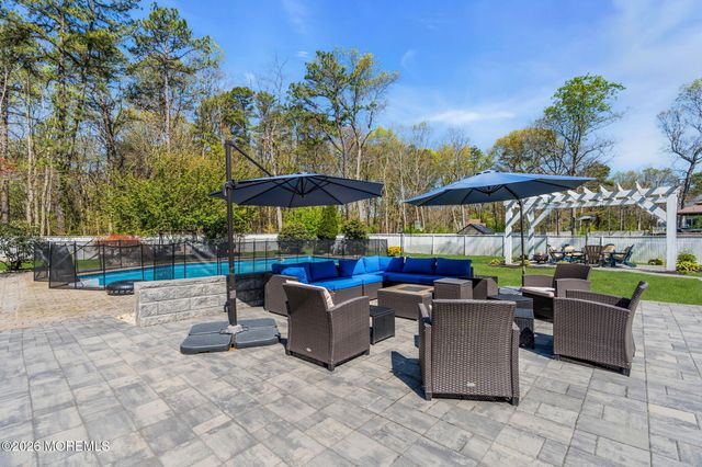 95 Erin Drive, Jackson, NJ 08527