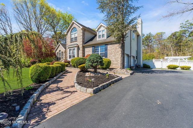 95 Erin Drive, Jackson, NJ 08527