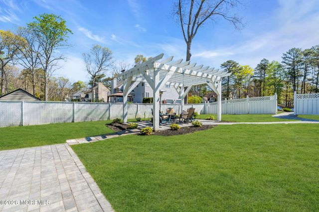95 Erin Drive, Jackson, NJ 08527
