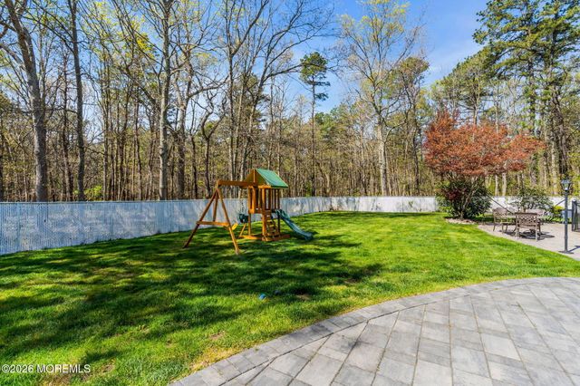 95 Erin Drive, Jackson, NJ 08527