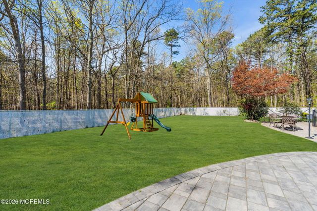 95 Erin Drive, Jackson, NJ 08527