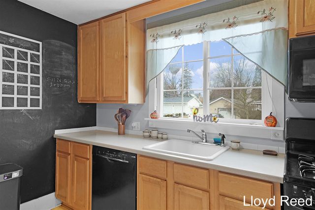 708 Brush Street, Portland, MI 48875