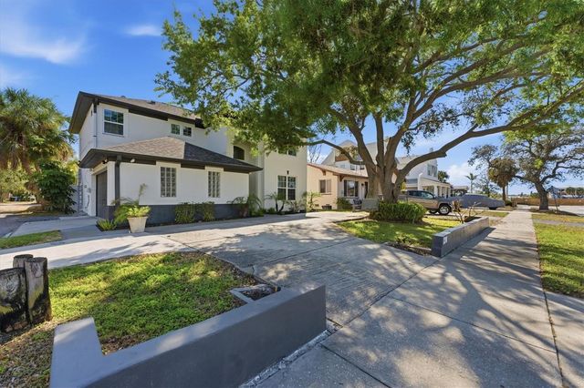 236 15TH AVENUE SE, St Petersburg, FL 33701