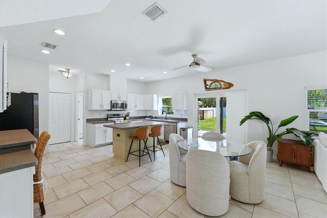 236 15TH AVENUE SE, St Petersburg, FL 33701