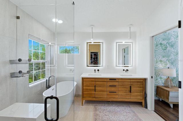 236 15TH AVENUE SE, St Petersburg, FL 33701