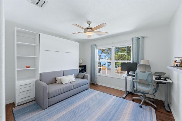 236 15TH AVENUE SE, St Petersburg, FL 33701