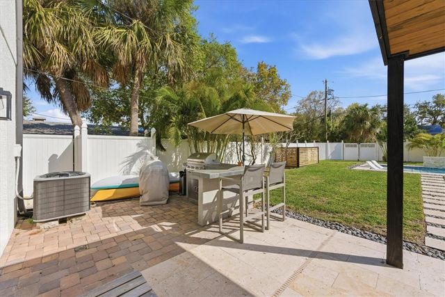 236 15TH AVENUE SE, St Petersburg, FL 33701