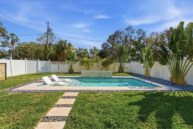 236 15TH AVENUE SE, St Petersburg, FL 33701