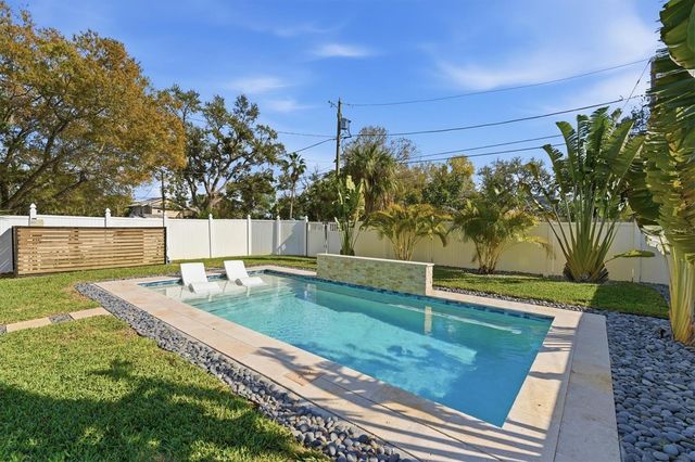 236 15TH AVENUE SE, St Petersburg, FL 33701