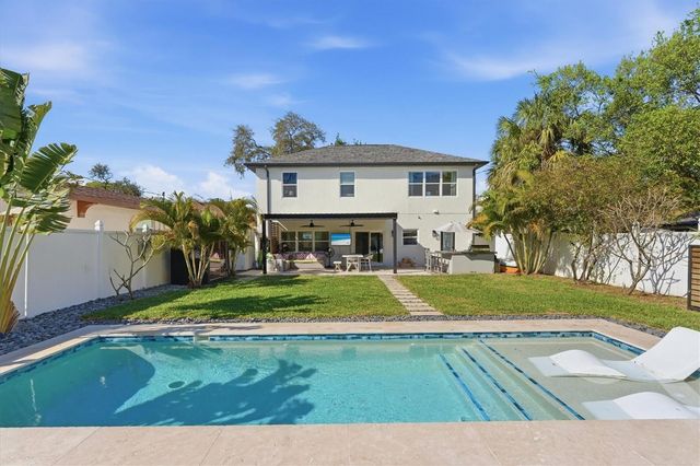 236 15TH AVENUE SE, St Petersburg, FL 33701