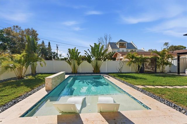 236 15TH AVENUE SE, St Petersburg, FL 33701