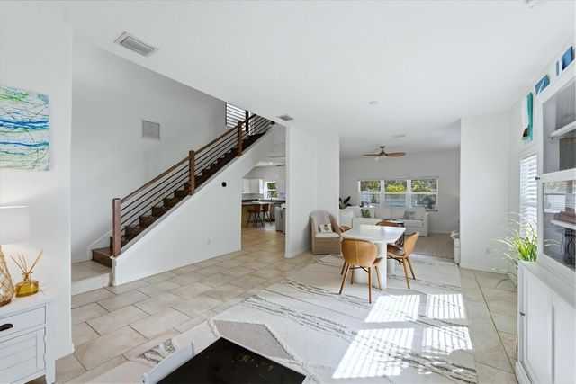 236 15TH AVENUE SE, St Petersburg, FL 33701