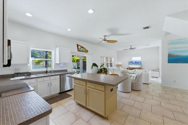 236 15TH AVENUE SE, St Petersburg, FL 33701