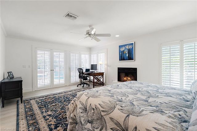 1795 Hurricane Harbor LN, Naples, FL 34102