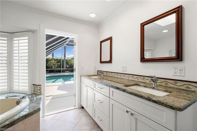 1795 Hurricane Harbor LN, Naples, FL 34102