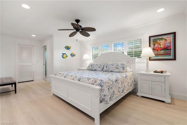 1795 Hurricane Harbor LN, Naples, FL 34102