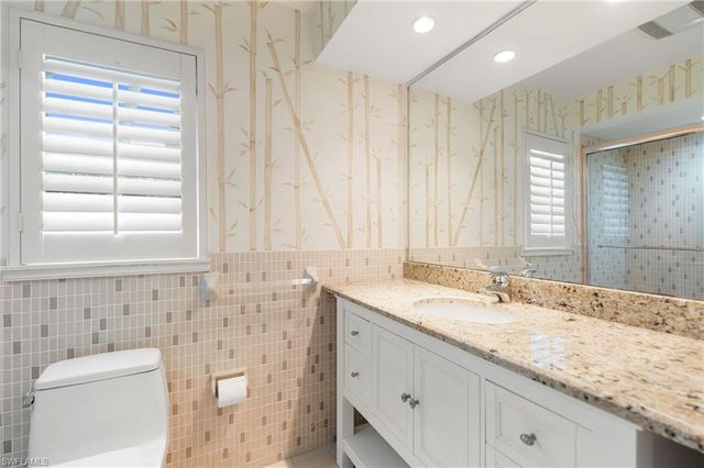 1795 Hurricane Harbor LN, Naples, FL 34102