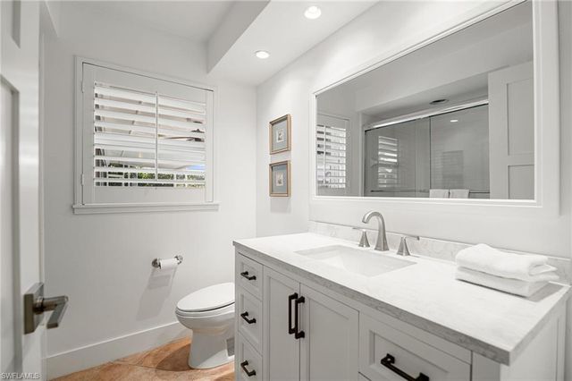 1795 Hurricane Harbor LN, Naples, FL 34102