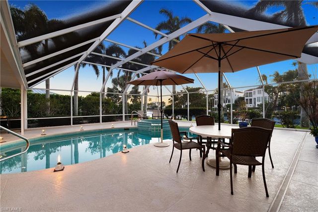 1795 Hurricane Harbor LN, Naples, FL 34102