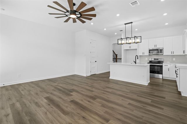 8215 Gladstone Street, Houston, TX 77051