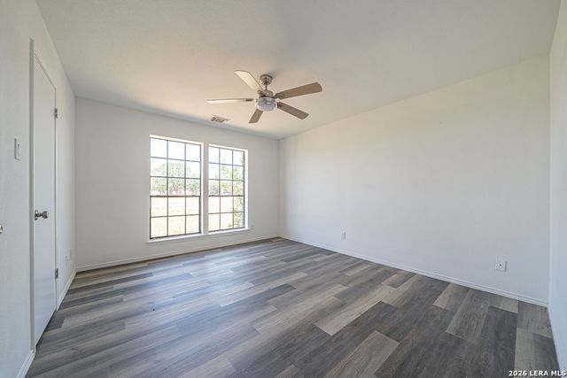 475 FM 2200 W, Devine, TX 78016