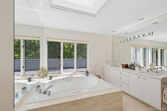 16 Elizabeth Lane, Quogue, NY 11959