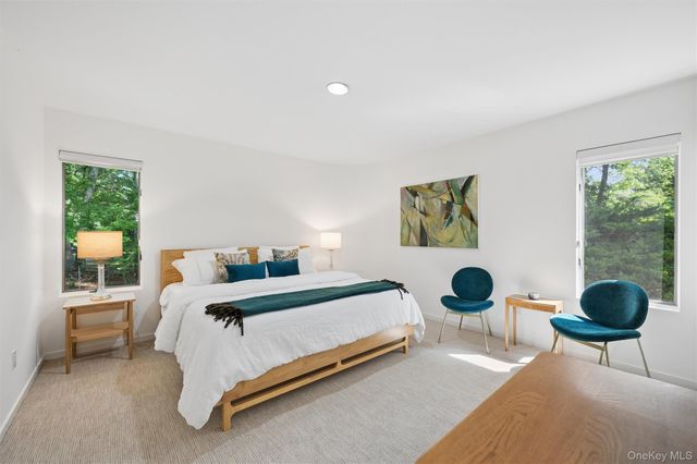 16 Elizabeth Lane, Quogue, NY 11959