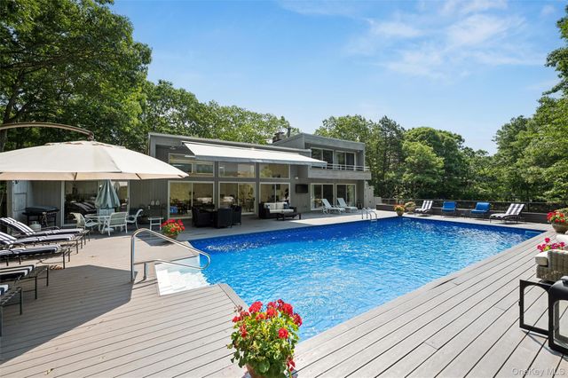 16 Elizabeth Lane, Quogue, NY 11959