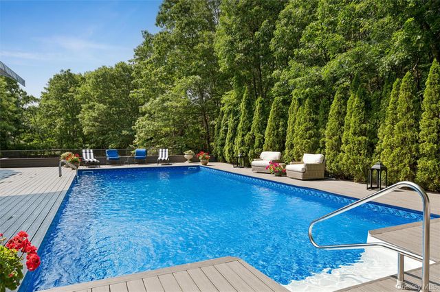 16 Elizabeth Lane, Quogue, NY 11959