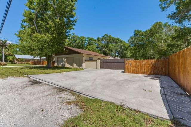 800 Ulrich Road, Fort Pierce, FL 34982