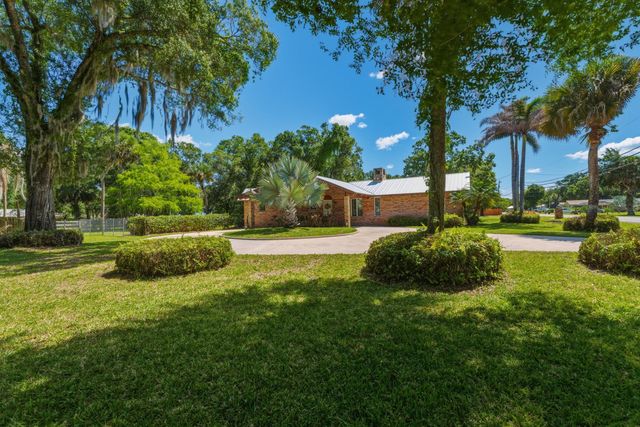 800 Ulrich Road, Fort Pierce, FL 34982