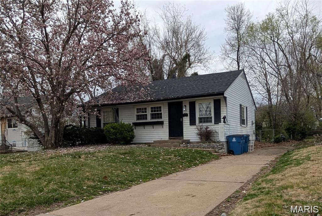 213 Cameron Road, St Louis, MO 63137