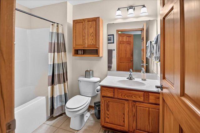 8 Peregrine COURT, Verona, WI 53593