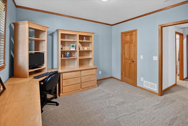 8 Peregrine COURT, Verona, WI 53593