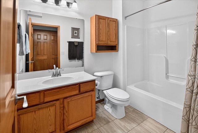 8 Peregrine COURT, Verona, WI 53593