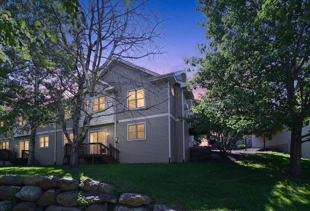 8 Peregrine COURT, Verona, WI 53593