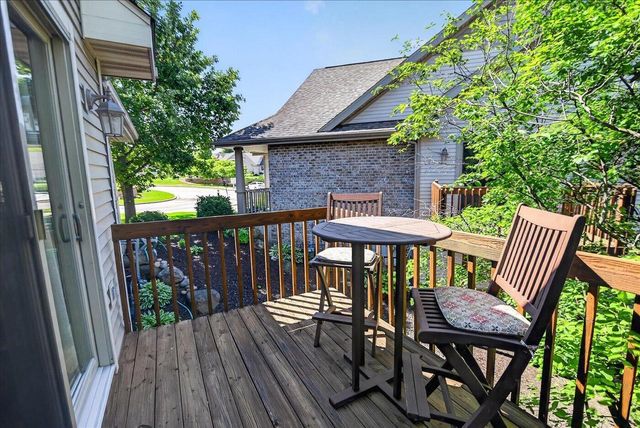 8 Peregrine COURT, Verona, WI 53593
