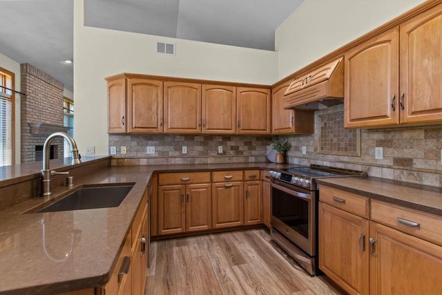W5875 SWEET CLOVER DRIVE, Appleton, WI 54915