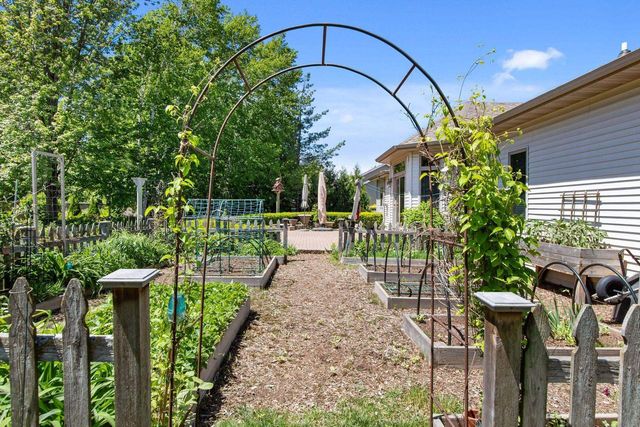 W5875 SWEET CLOVER DRIVE, Appleton, WI 54915