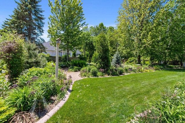 W5875 SWEET CLOVER DRIVE, Appleton, WI 54915