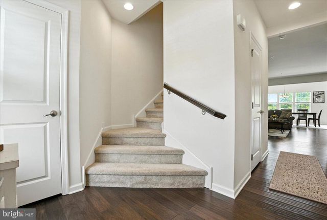 1104 WESTMINSTER DR, Breinigsville, PA 18031