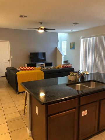 921 LAS FUENTES DRIVE, Kissimmee, FL 34747