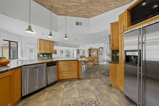 10 Venus Drive, Rancho Mirage, CA 92270