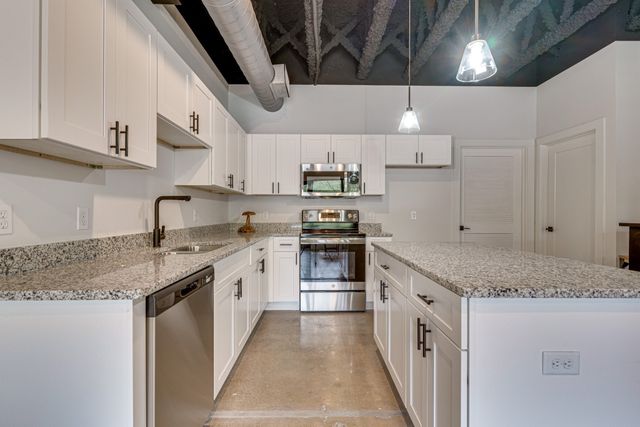 295 Plus Park Blvd Unit 113, Nashville, TN 37217