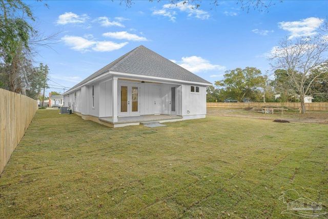 2807 E Gonzales St, Pensacola, FL 32503