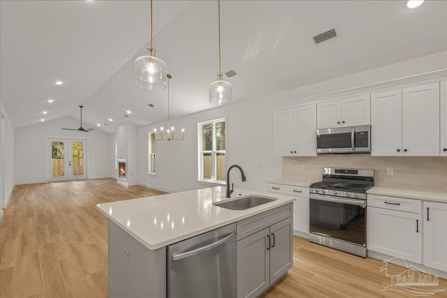 2807 E Gonzales St, Pensacola, FL 32503