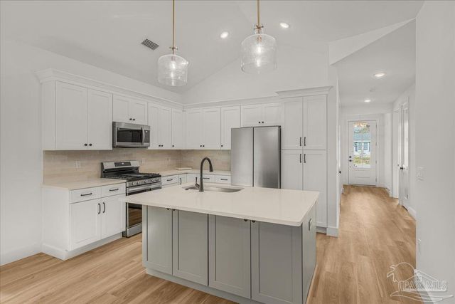 2807 E Gonzales St, Pensacola, FL 32503