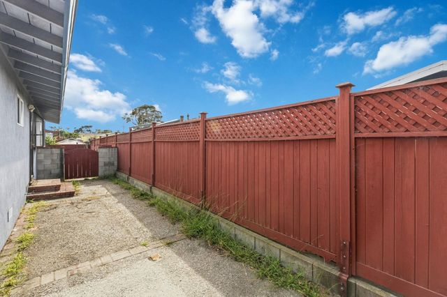 1609 1609 Darwin St, Seaside, CA 93955