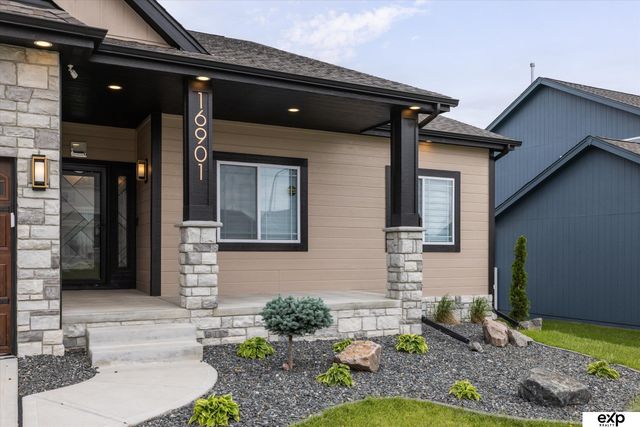 16901 Vernon Avenue, Omaha, NE 68116